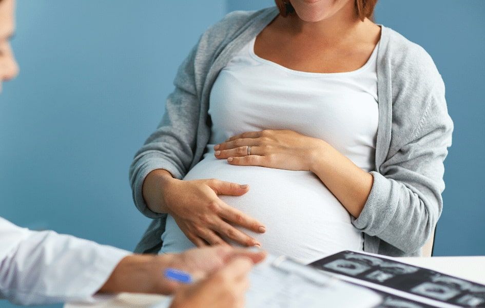 Yaşı 35-dən yuxarı olan hamilələr vaksin vurdurmalıdırmı? 