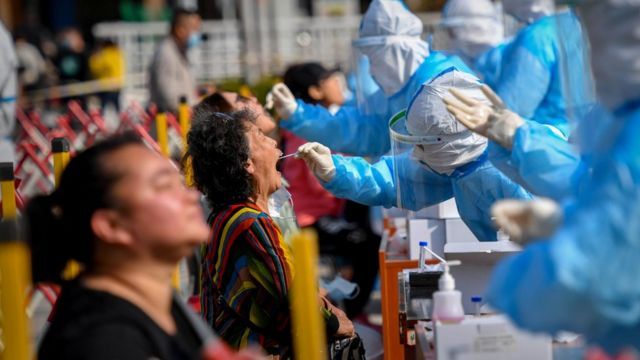 Çində pandemiya alovlanır -  Günə 25 min yoluxma
