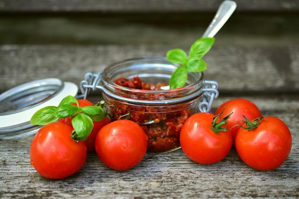 Türk həkimlər pomidorun orqanizmə 7 faydasını  AÇIQLADI