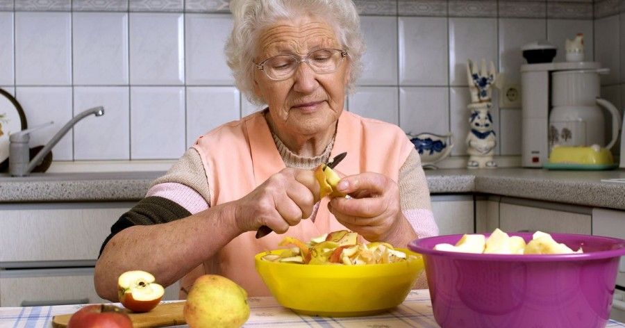 Yaşlı  insanlar bu qidalardan imtina etsə yaxşıdır  - Həkimdən qadağa SİYAHISI