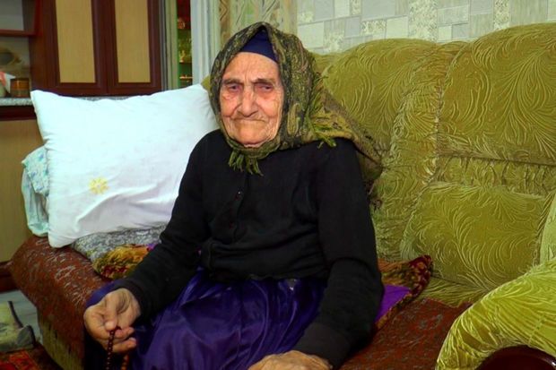 105 yaşlı Nasxanım nənədən sağlamlıq sirri   - "Gündə 3 dəfə eyni vaxtda..."