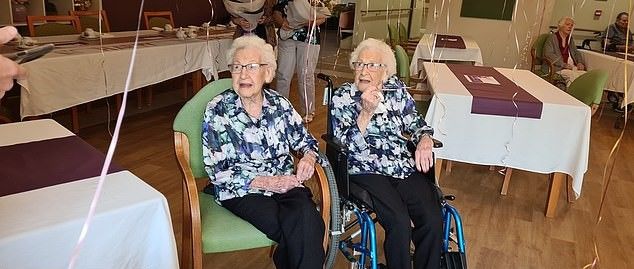 102 yaşlı əkiz bacılar sağlamlığın sirrini açdı 