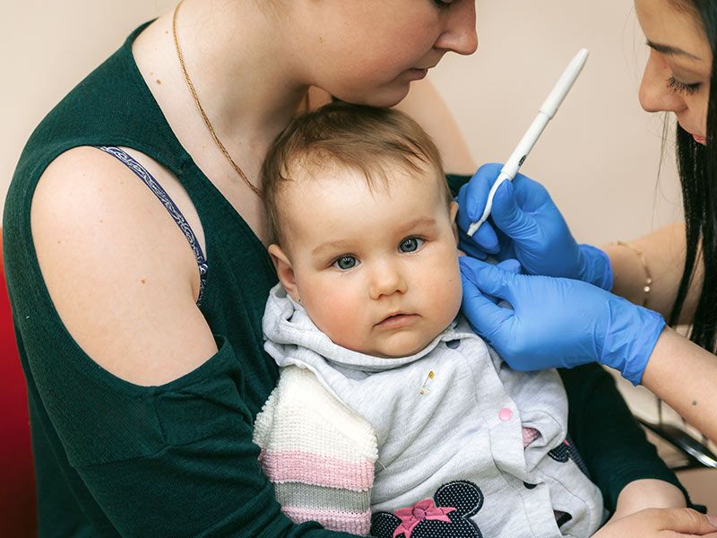 Qız uşaqlarının qulağını 2-5 aylığında deşdirin  - Tanınmış pediatr