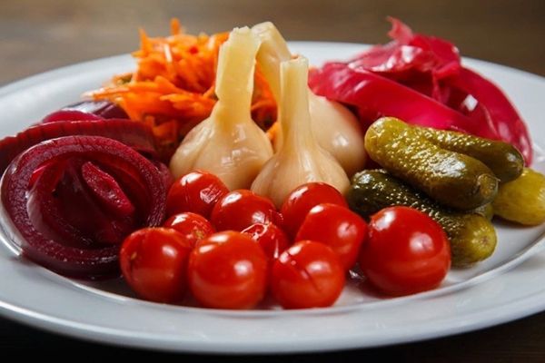 Duzlu qidalar, şoraba xərçəng yarada bilər  - Onkoloq