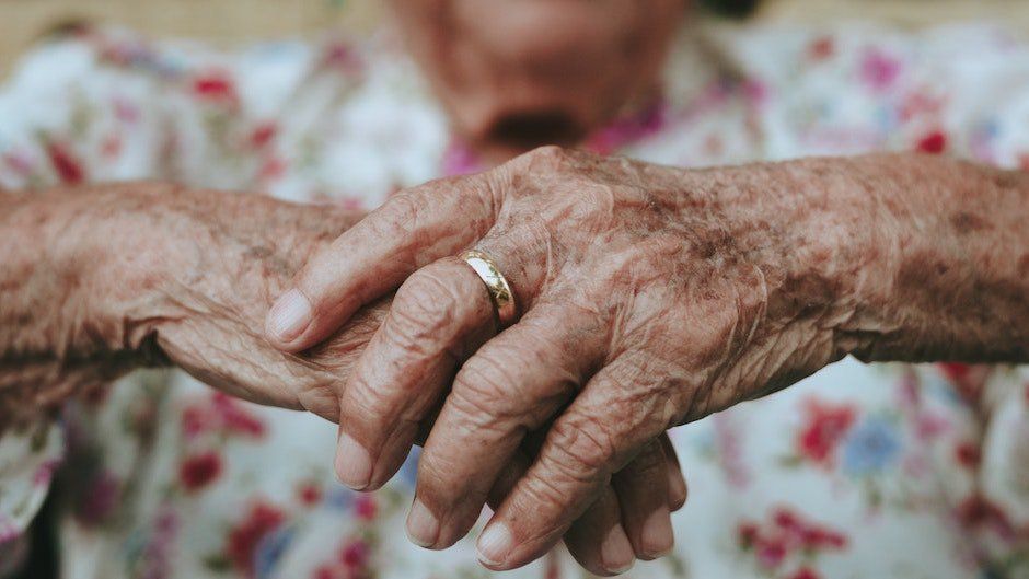 105 yaşlı qadın uzun ömürlülük sirrini açdı 