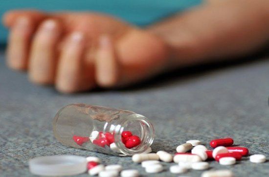 İntihara cəhd edən məktəb direktoru işdən çıxarıldı 