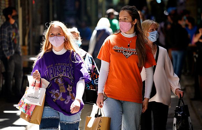 Bu ölkə maskaya qayıtdı   - Koronavirus artdı