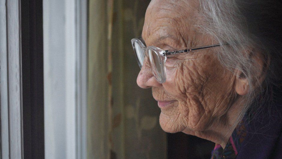 100 yaşlı qadın sirrini açdı  - Kişilərlə aram yox idi