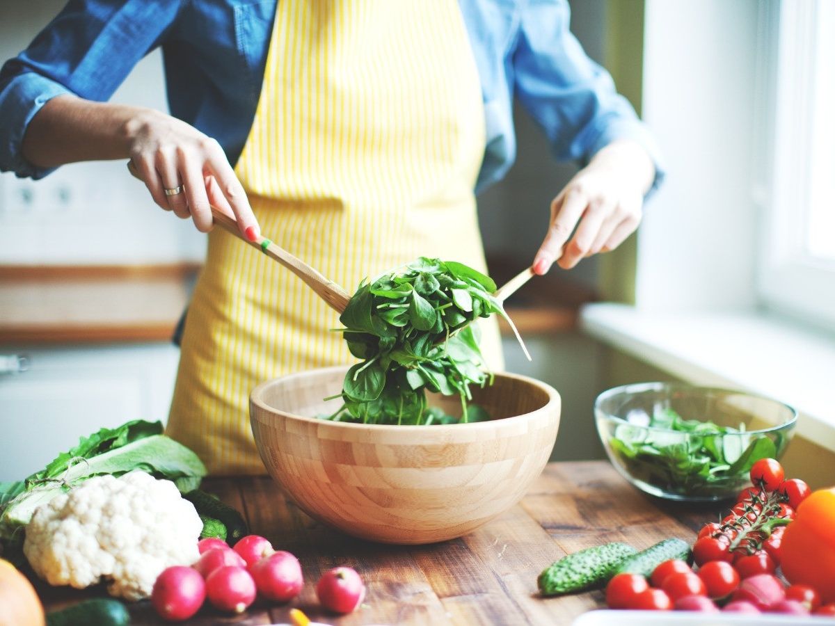 Yazda daha enerjili olmaq üçün vitaminli salatlar - RESEPT