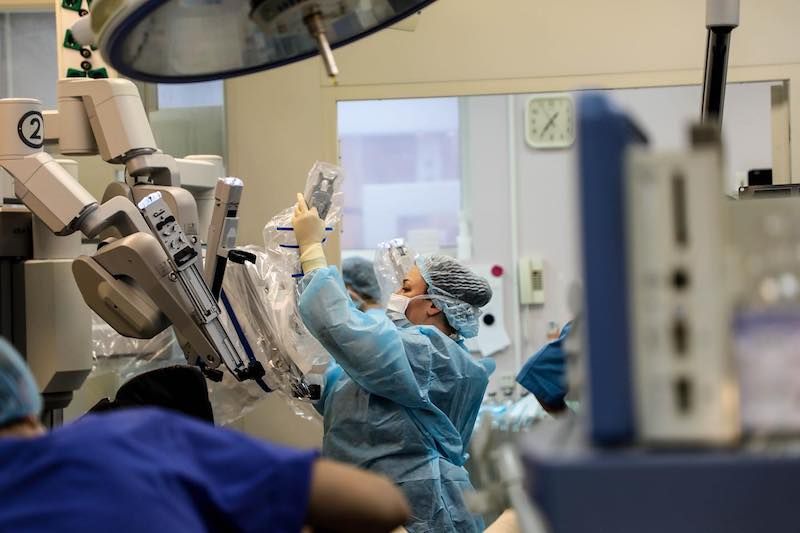 Dünyada ilk:  robot ağciyər transplantasiyası etdi 