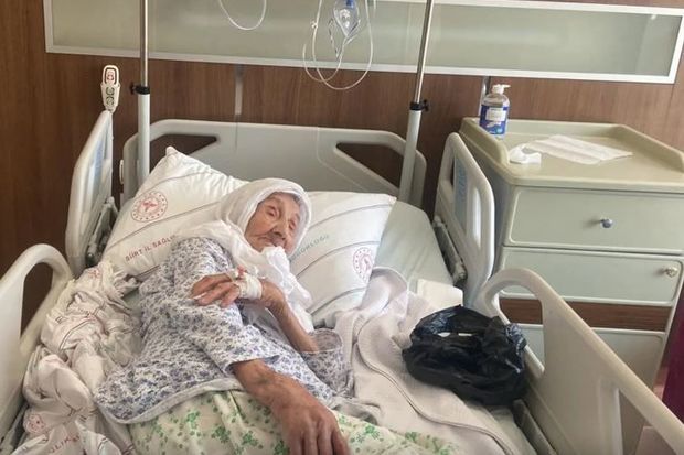 110 yaşlı qadın uğurla əməliyyat olundu 