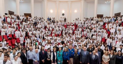 Astronavtlar Tibb Universitetinə gəldi 