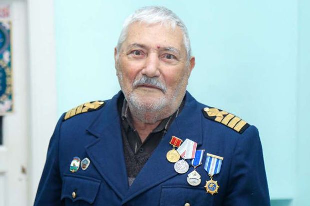 Gəlinini gülləyən qaynata xəstəxanada öldü 