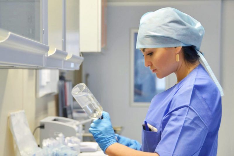 Tibb bacısını klinikada girov götürdülər 