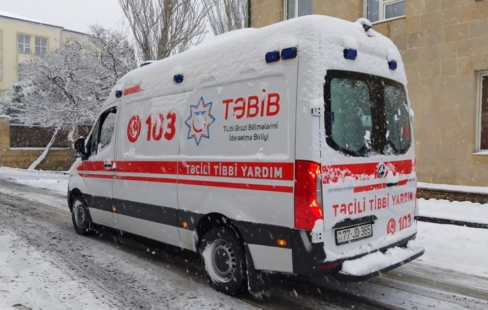 Qarlı havada 60 nəfər xəstəxanalıq olub -  TƏBİB