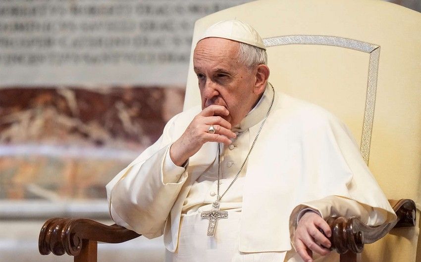 Roma Papası  xəstəxanaya yerləşdirildi 