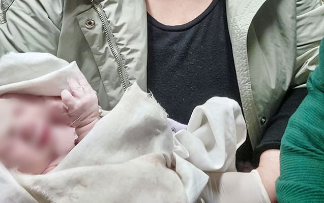 Gecə saatlarında ambulansda dünyaya gəldi -  FOTOLAR