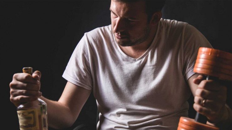 Spirtli içki kişiləri qadınlaşdırır  –  Narkoloq 
