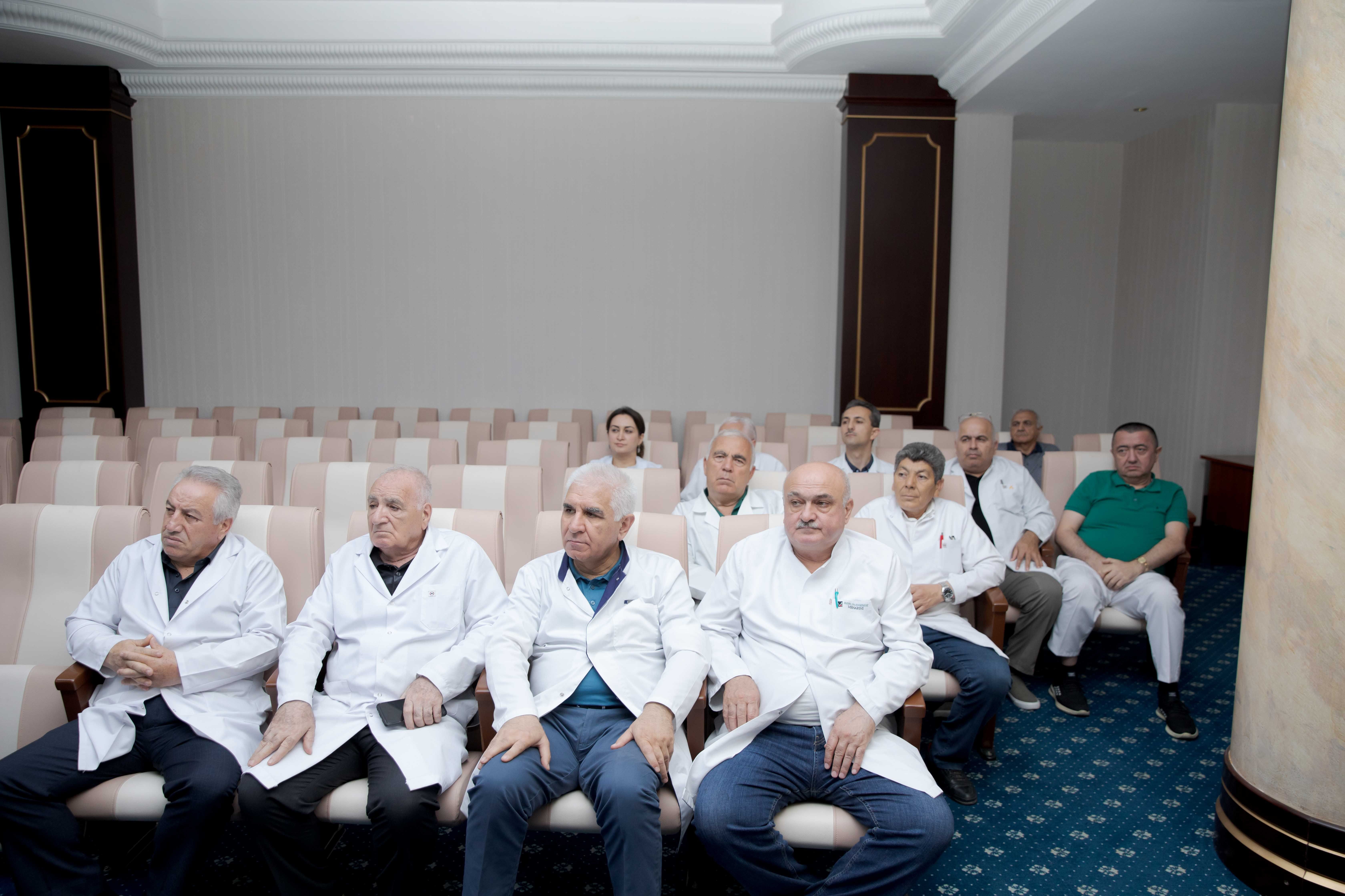 Tədris Cərrahiyyə Klinikasına yeni direktor və baş həkim təyin olundu -  FOTO