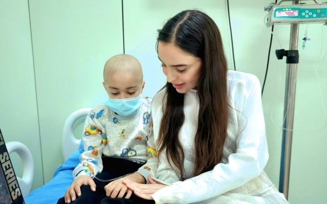 Leyla Əliyeva uşaqları ziyarət etdi -  FOTO