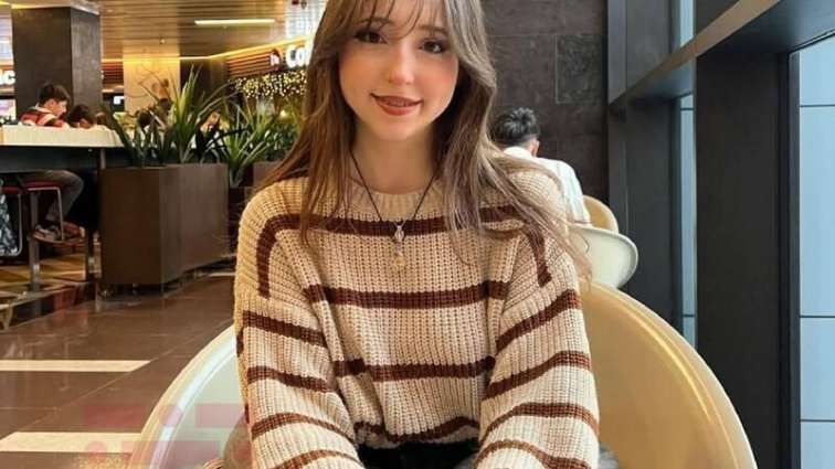 Tələbə qız atasının qəbri üstündə intihar etdi 
