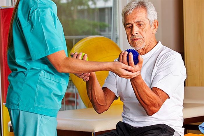 11 aprel Parkinsonla mübarizə günü  – Necə şübhələnməli?