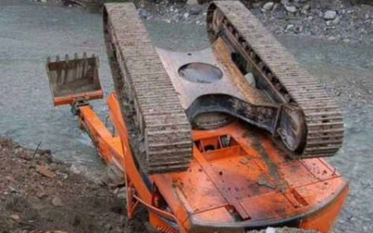 Ağsuda ekskavator aşdı -  Ölən və yaralananlar var