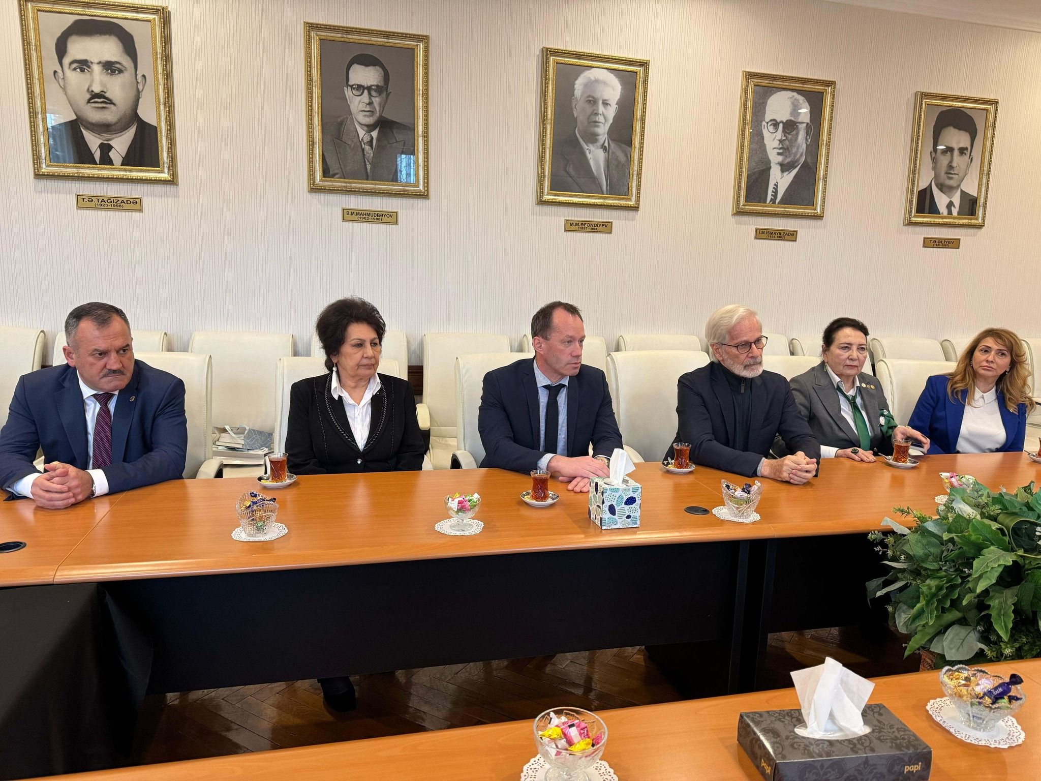 Xroniki xəstəliklər mövzusunda i Beynəlxalq Elmi-Praktik simpozium   baş tutdu