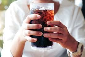 5 litr kola içən oğlanın mədəaltı vəzi    çökdü