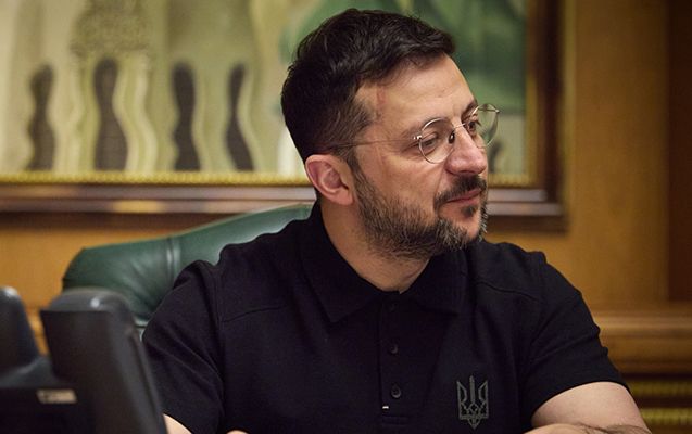 Zelenskinin üzünə nə olub? -  FOTO