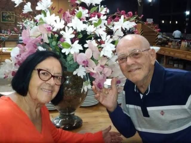 74 il bir yaşayan ər-arvad eyni gündə öldü 