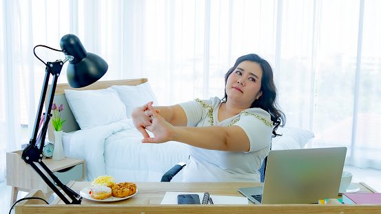 Kök insanlara daha az maaş “kəsirlər”  –  Alimlər