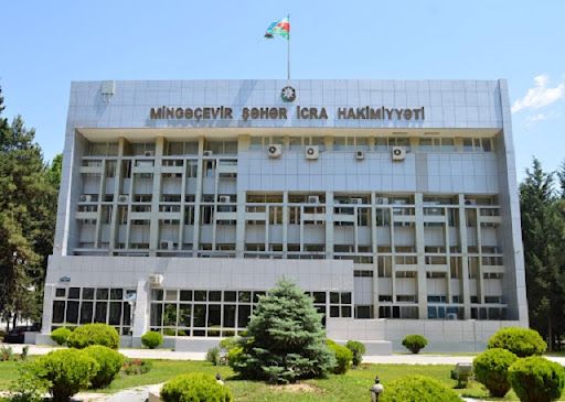 Mingəçevir İcra Hakimiyyəti binasından   fəhlə düşüb öldü
