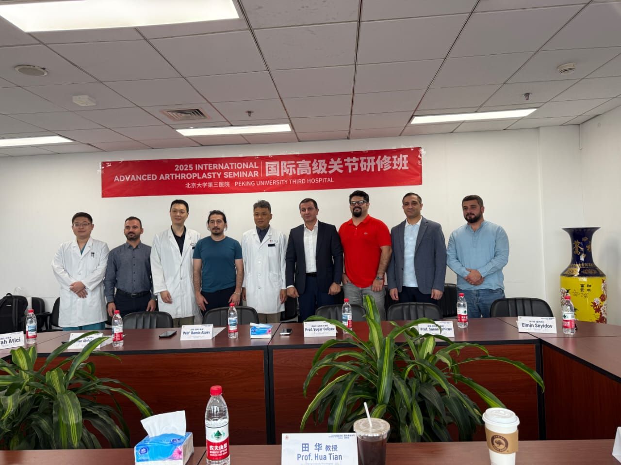 Azərbaycan travmatoloqları Çində  - Bakıya  Robotik Naviqasiya gətirilir