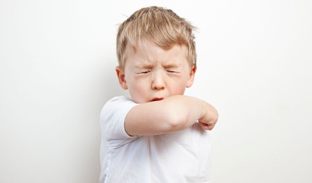 Uzunmüddətli öskürəklə bağlı şikayətlər çoxalıb -  Pediatrdan məsləhət