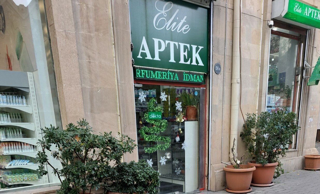 "Elit Aptek"də özbaşınalıq -  Kartla ödəyənlərə endirim edilmir