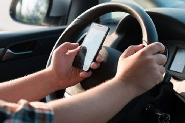 Sükan arxasında telefon işlədənlərə xəbərdarlıq 