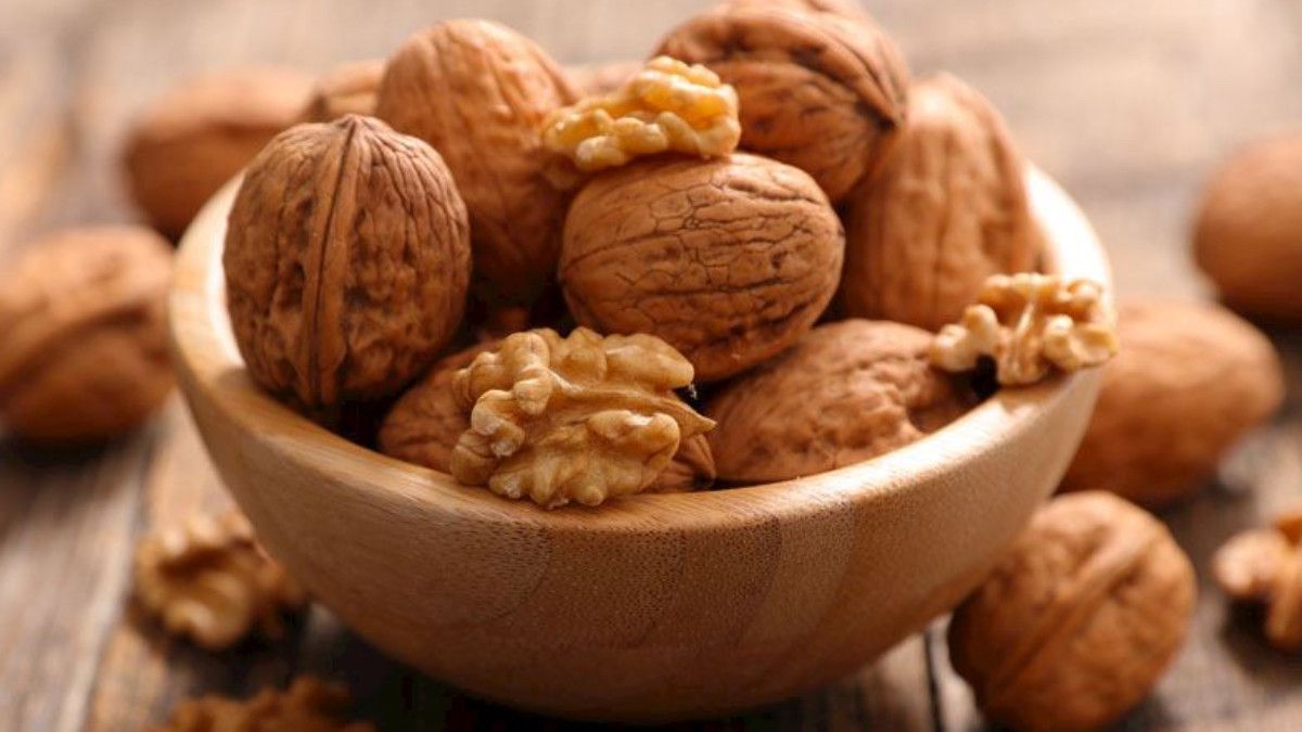 Bu üsulla qoz qabıqları daha asan qırılır 