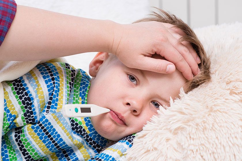Ani hərarət yüksəlməsi zamanı edilən səhvlər -  Pediatr açıqladı