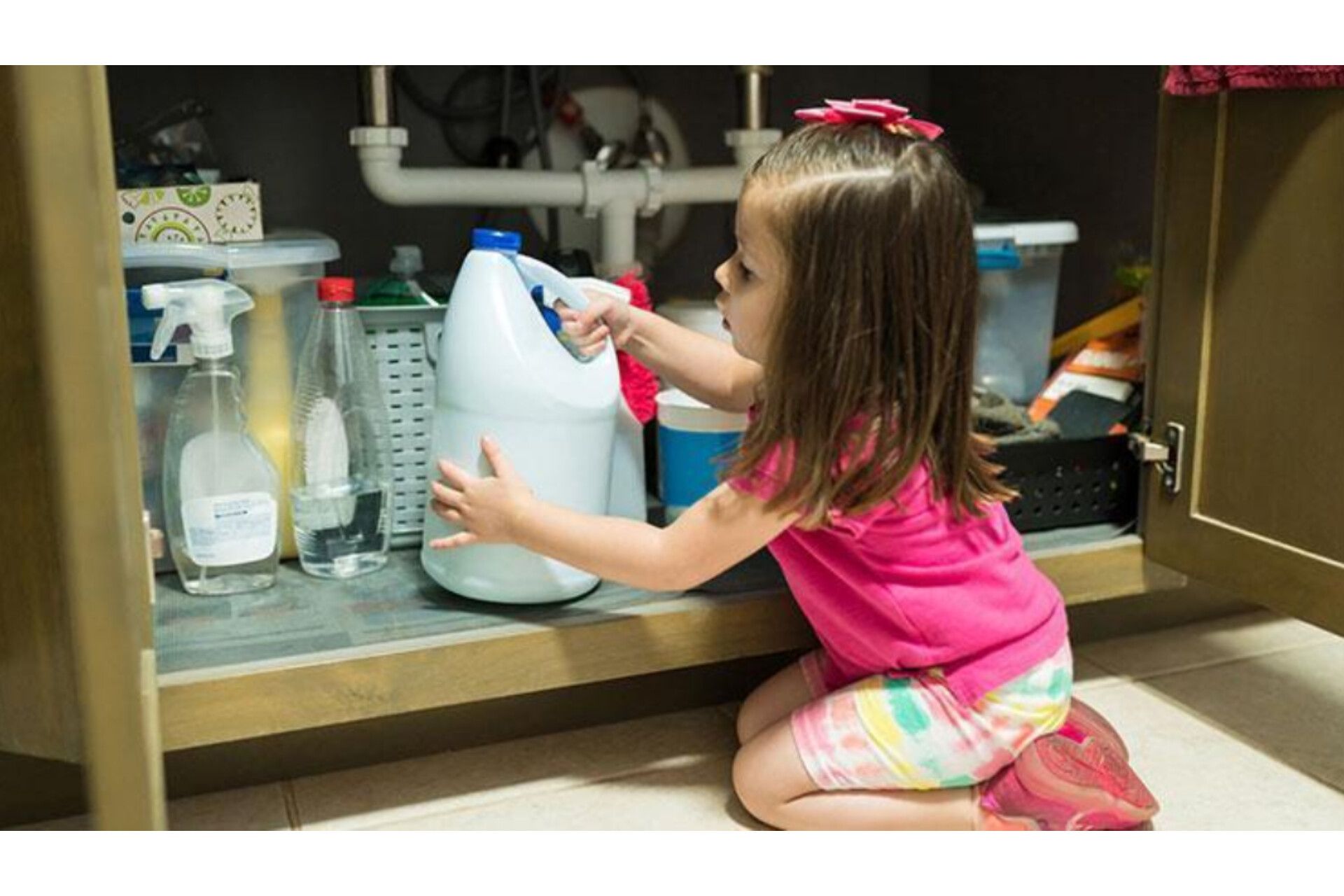 4 yaşlı uşaq kimyəvi təmizləyici vasitə içdi -  Qida borusu yandı-FOTO