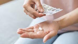 Ağrıkəsicilər və antibiotiklər  yaşlılarda     ürək ritmini poza bilər