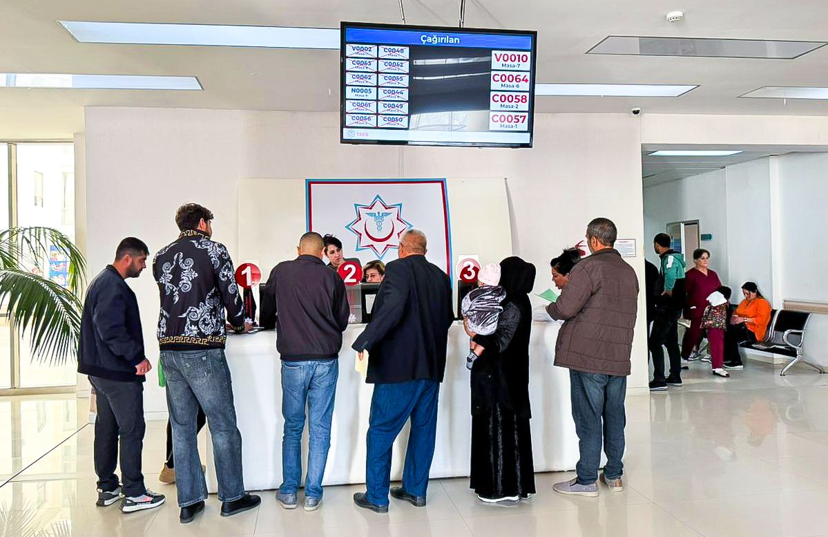 2 rayonun  xəstəxanalarında elektron növbə sistemi  