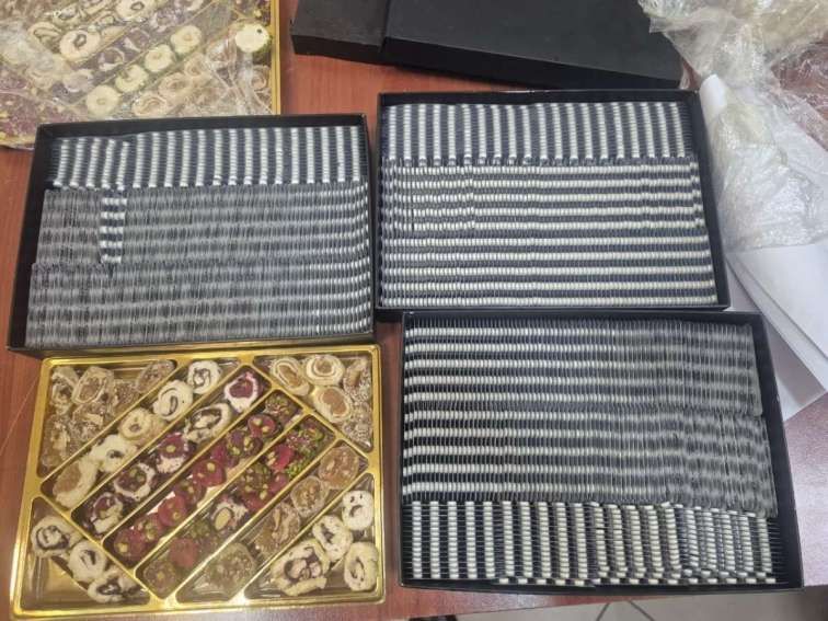 Şirniyyat qutularında dərman tapıldı –  Gömrükdə əməliyyat