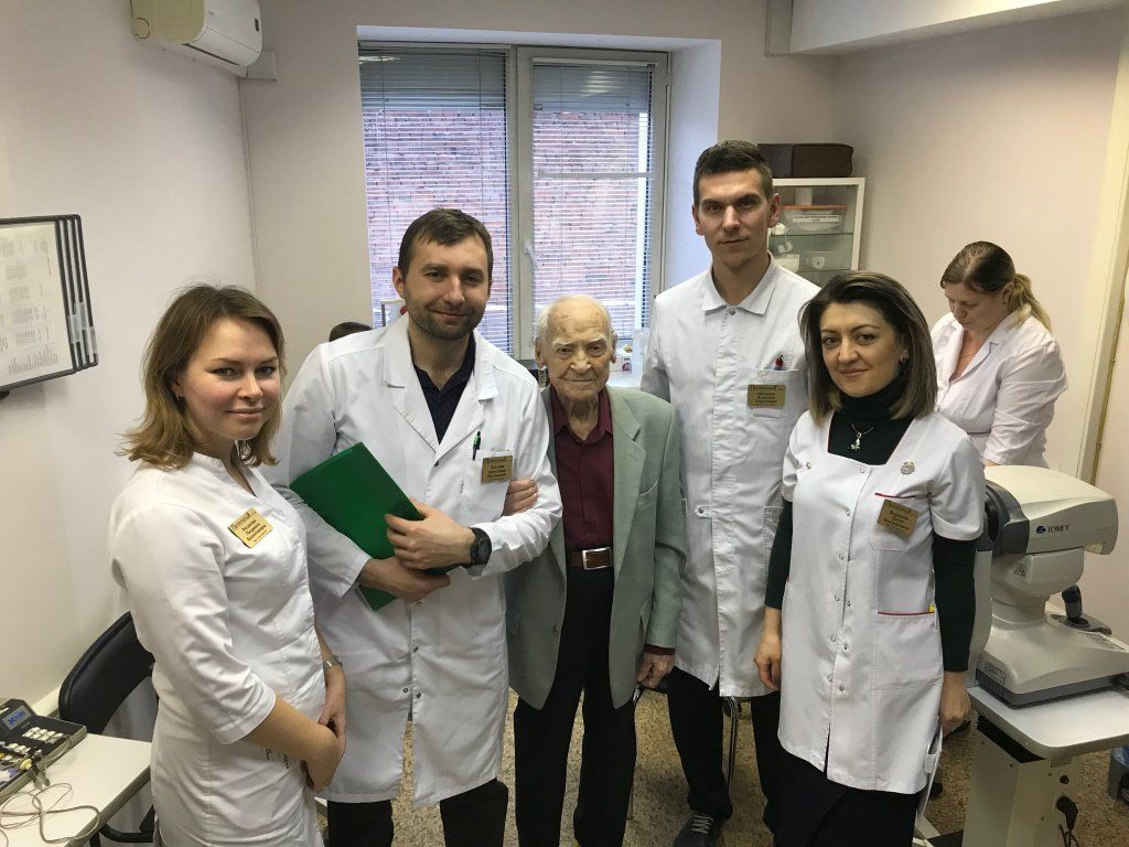 20 ildir kor olan 100 yaşlı xəstənin görməsi    bərpa olundu