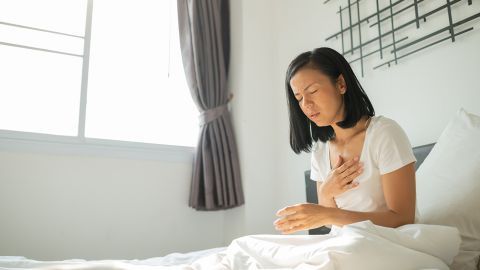 İnfarktdan 1 ay əvvəl mədə şikayətləri    güclənə bilər