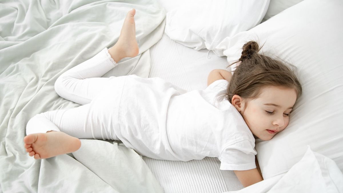 Uşaqlar niyə üstüaçıq yatırlar? 