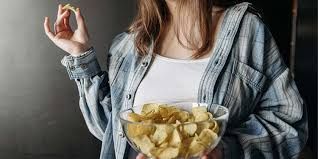 Gənc qızlarda bağırsaq xərçəngi yaradan 2 qida  – Hamı yeyir