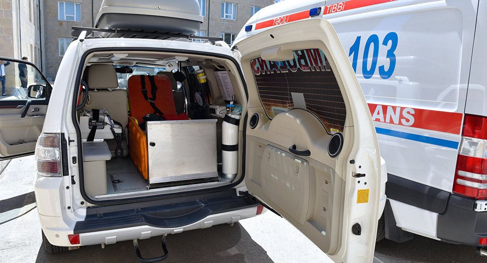 "On həkimin yerinə işləyirik"  - 1 saata gəlib çıxan təcili yardım