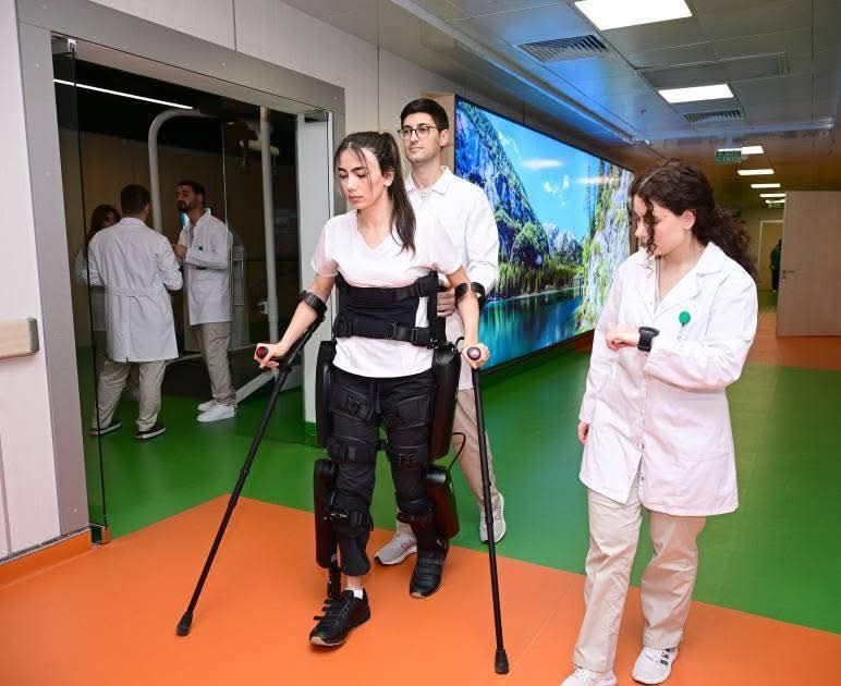 Yeni Klinikada Yeni Robotik Reabilitasiya və Sümük İliyi Transplantasiyası mərkəzlərinin açılışı oldu -  FOTO