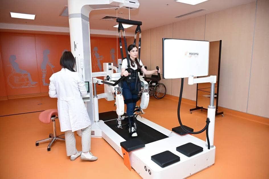 Yeni Klinikada Yeni Robotik Reabilitasiya və Sümük İliyi Transplantasiyası mərkəzlərinin açılışı oldu -  FOTO
